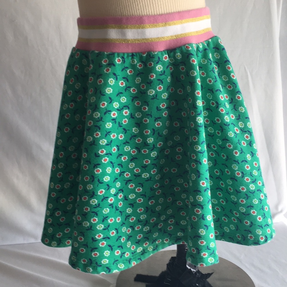 Mini Boden girls green floral skirt Sz 9-10 yrs